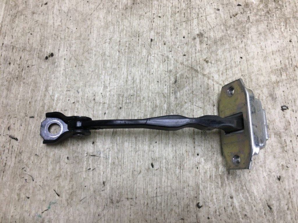 82430-5HA0A | Обмежувач дверей задн. NISSAN X-TRAIL/ROGUE T32 13-20 - Фото 2