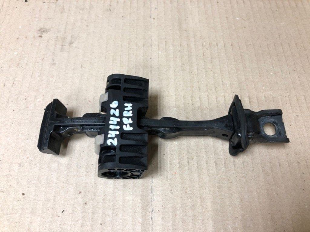 561 837 249 C | Обмежувач дверей передн. VOLKSWAGEN PASSAT B8 14-