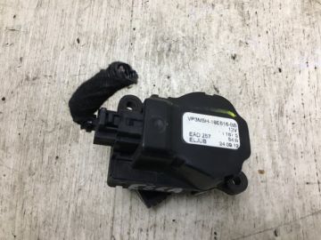 Моторчик заслонки печки FORD ESCAPE 12-19