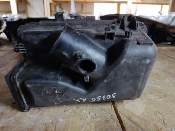 Корпус повітряного фільтра LEXUS RX300/330/350/400 03-09