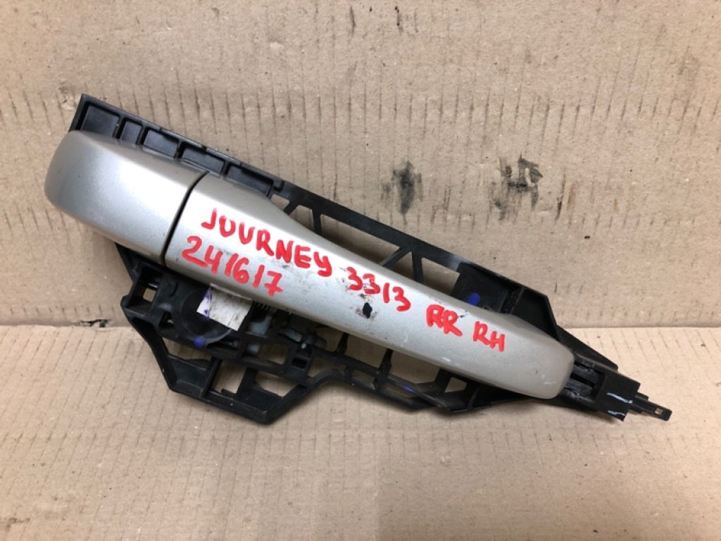 1RH65WS2AD | Ручка двері зовнішня задн. прав. DODGE JOURNEY 08-20