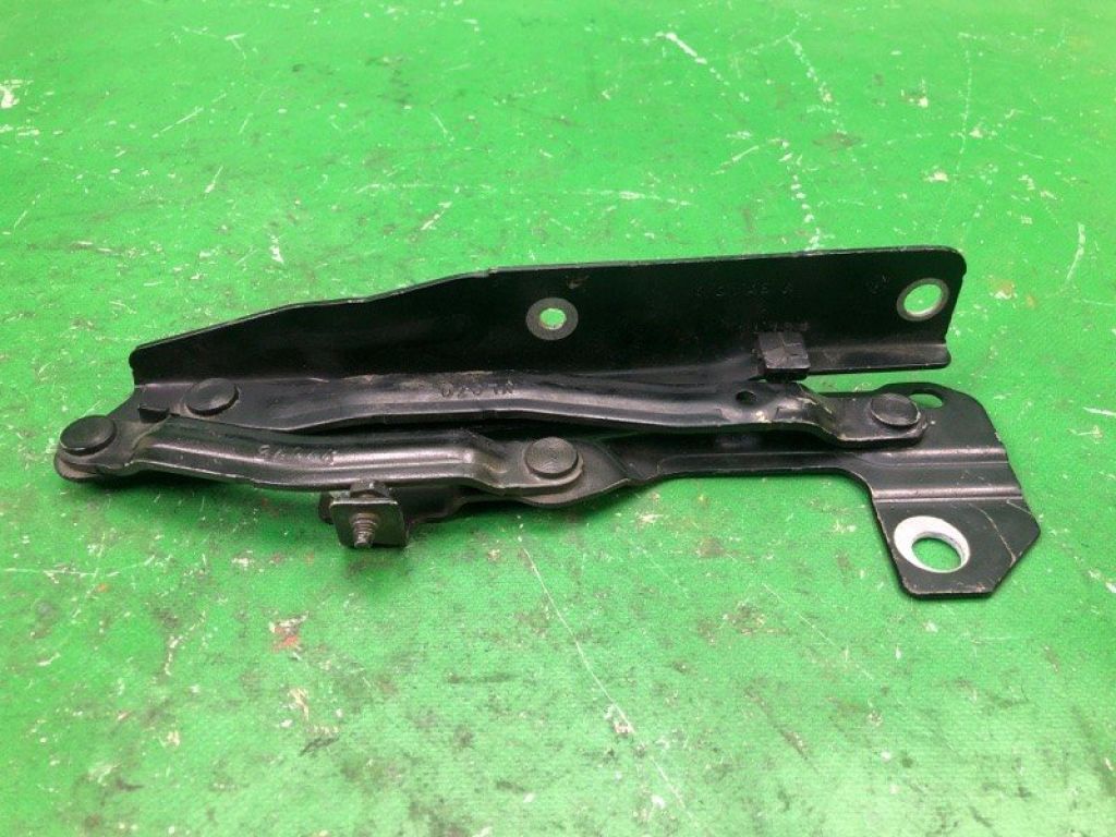 55399001AE | Петля капоту лів. JEEP PATRIOT 10-17