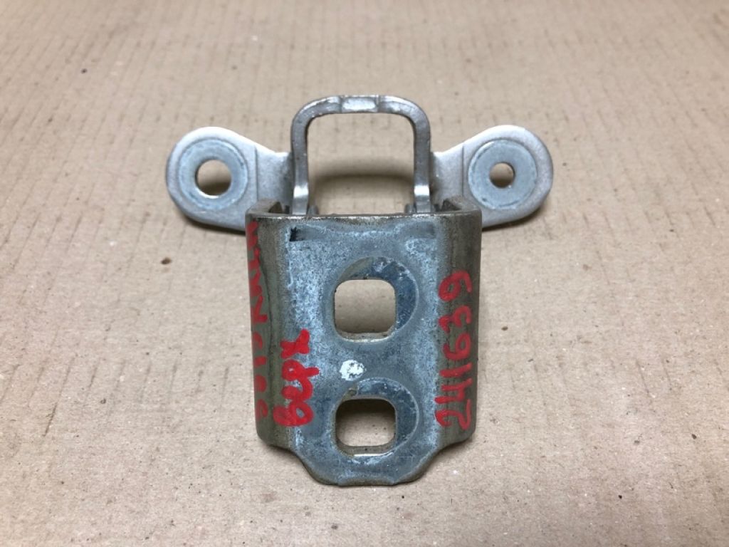 5067941AC | Петля двері верхня задн. лів. DODGE JOURNEY 08-20