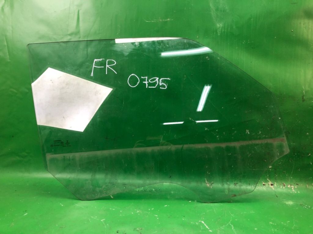 5155448AC | Скло дверей передн. прав. JEEP PATRIOT 10-17