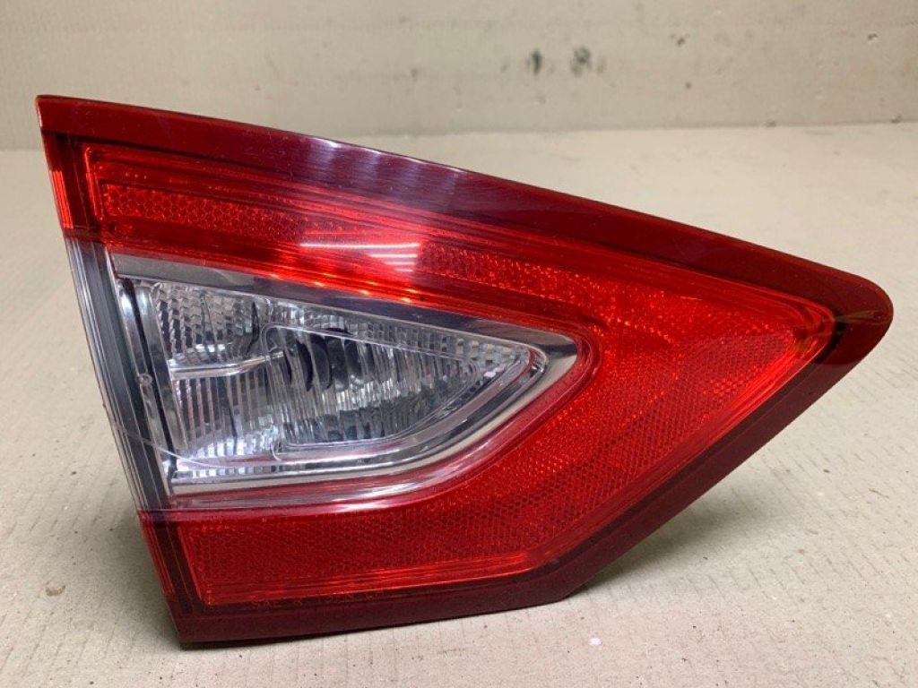 DS7Z-13405-A | Ліхтар внутрішній лів. FORD FUSION 14-