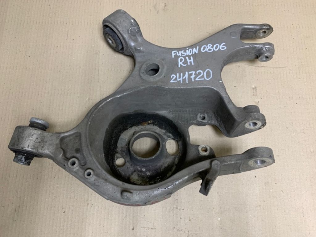 DG9Z-5500-B | Рычаг задней подвески поперечный нижний прав. FORD FUSION 14-