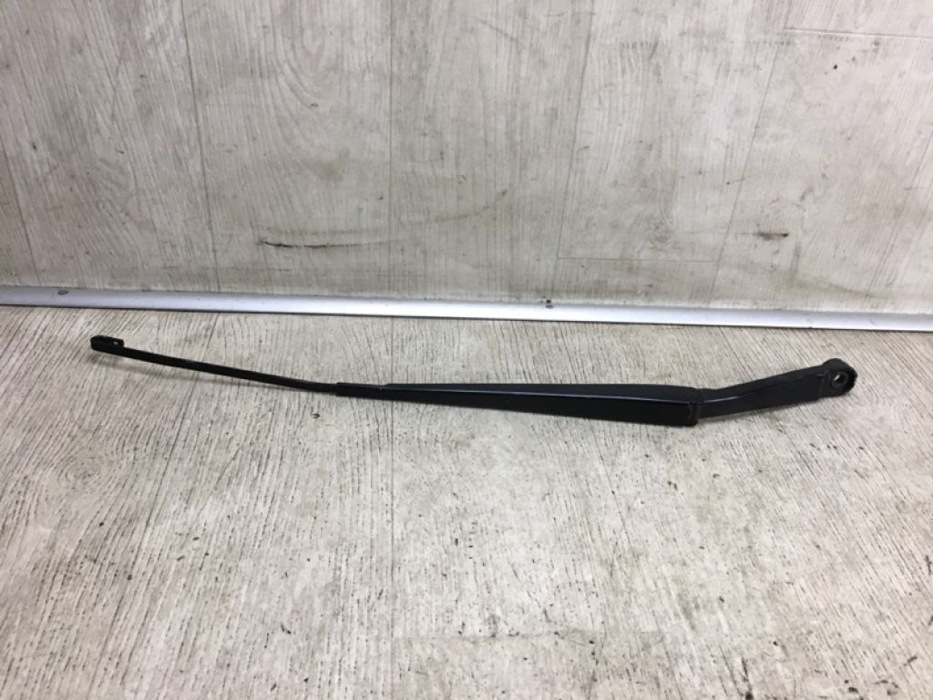 28886-3LM0A | Поводок стеклоочистителя передний прав. NISSAN NV200 USA 13-