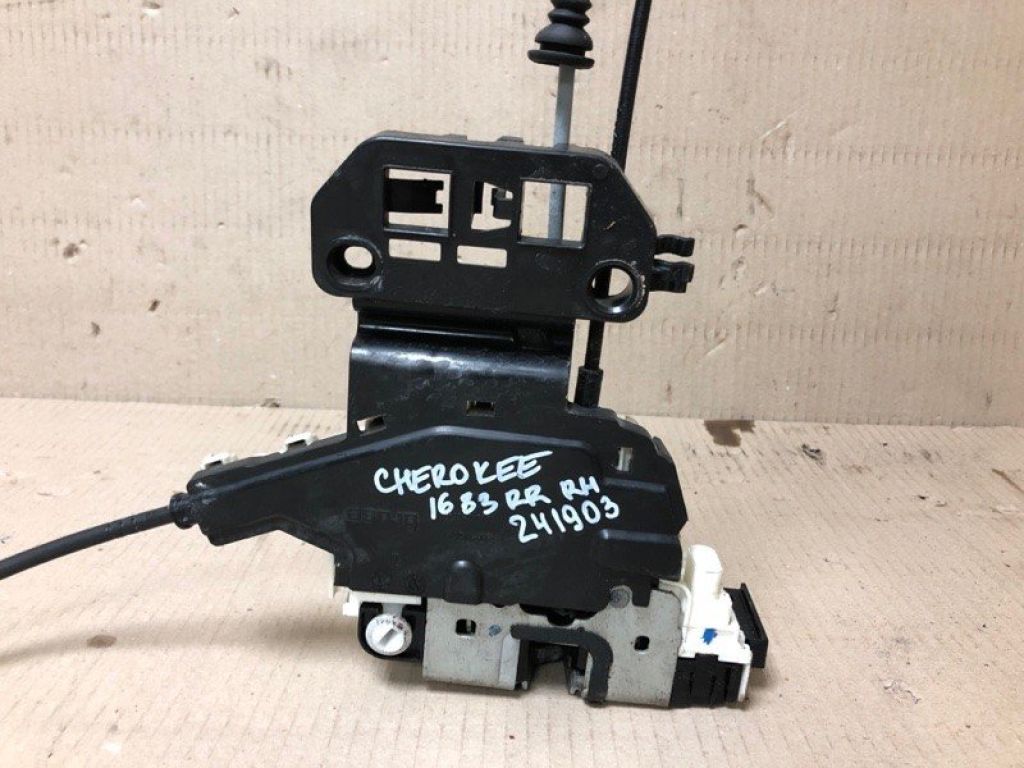 4589914AD | Замок двері задн. прав. JEEP CHEROKEE 14-