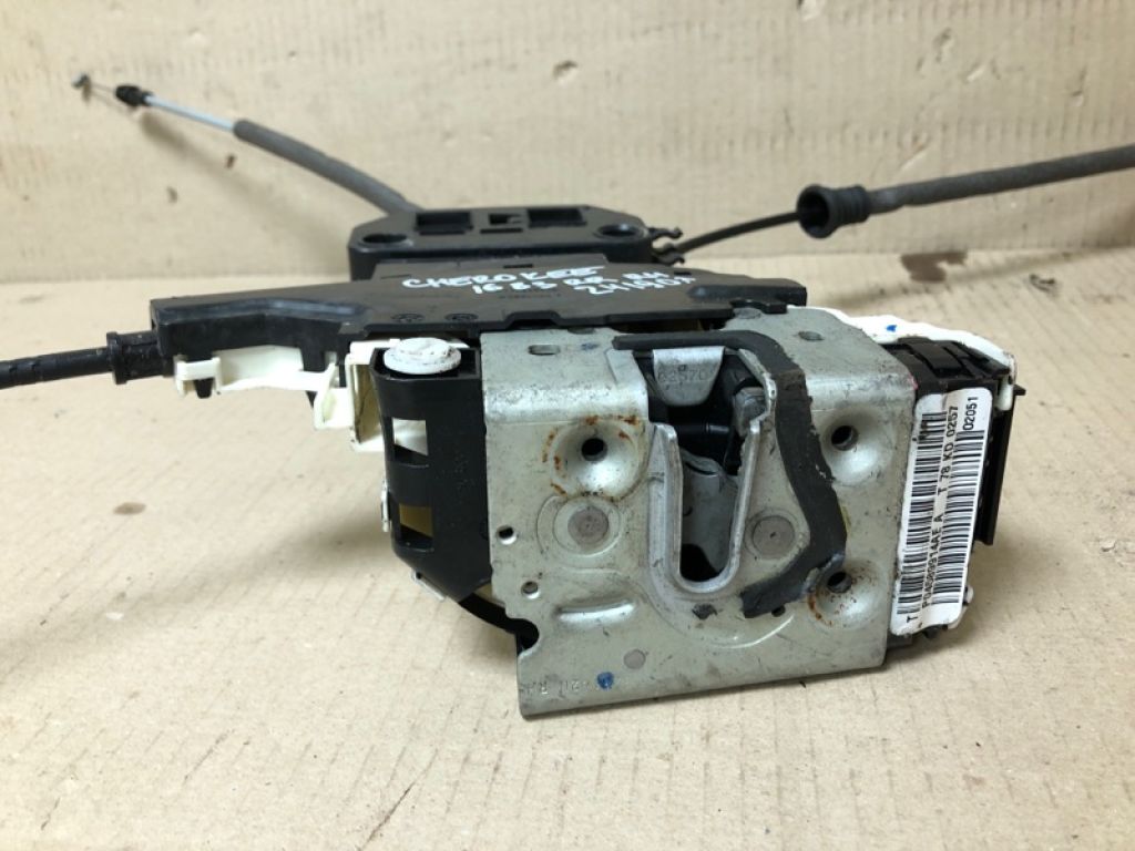 4589914AD | Замок двері задн. прав. JEEP CHEROKEE 14- - Фото 2