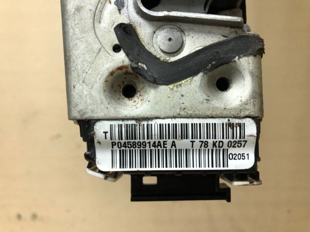 4589914AD | Замок двері задн. прав. JEEP CHEROKEE 14- - Фото 3