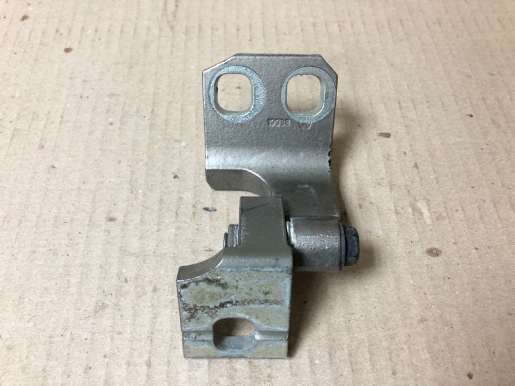 68140734AB | Петля двери верхняя задн. прав. JEEP CHEROKEE 14- - Фото 2