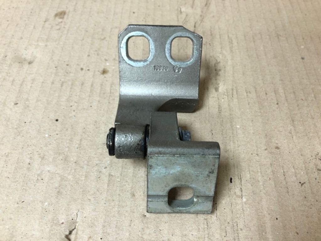 68140737AB | Петля двери нижняя передн. лев. JEEP CHEROKEE 14- - Фото 2