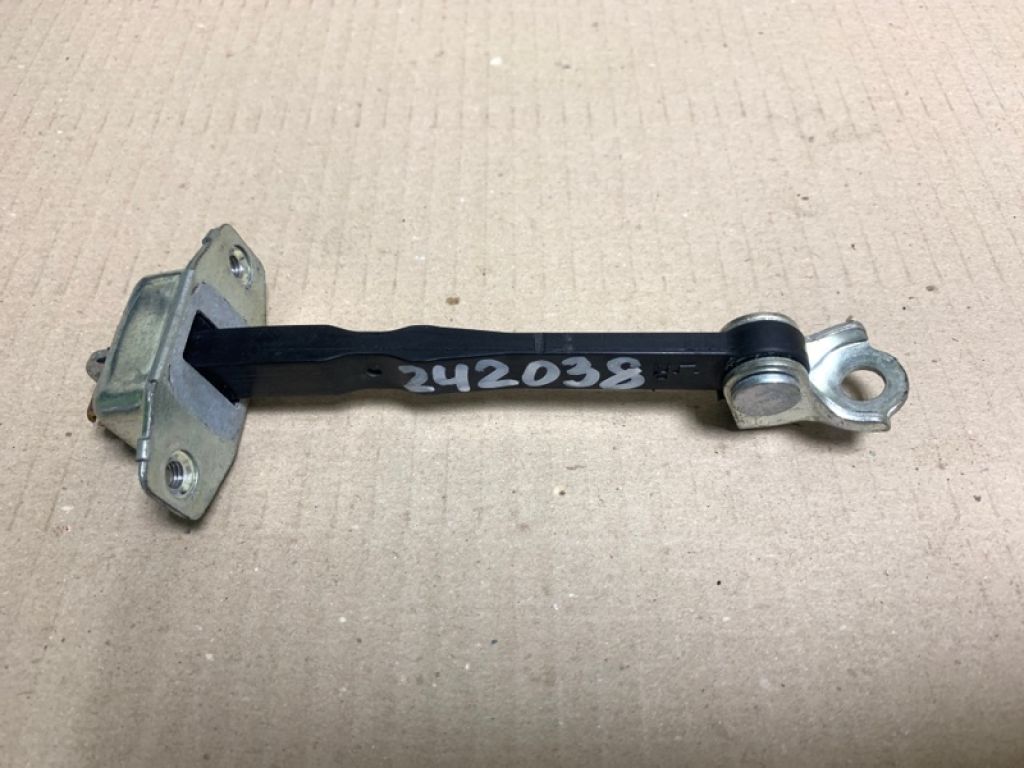 81810-57L01 | Обмежувач дверей передн. лів. SUZUKI SX4 06-13