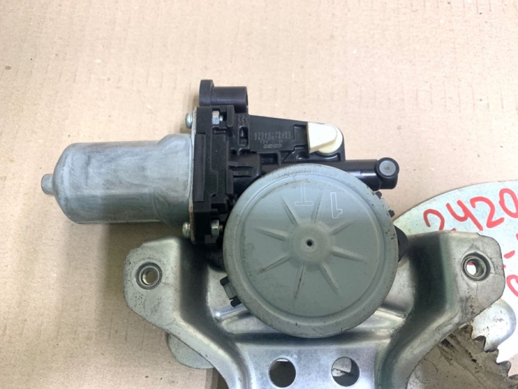 83502-79J11 | Склопідйомник задн. лів. SUZUKI SX4 06-13 - Фото 2