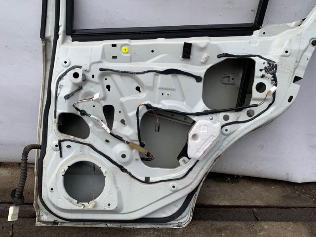 68003-75811 | Двері задн. прав. SUZUKI SX4 06-13 - Фото 9