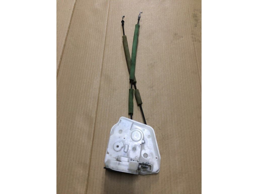 BHP2-72-310B | Замок двері задн. прав. MAZDA 3 BM 13-19