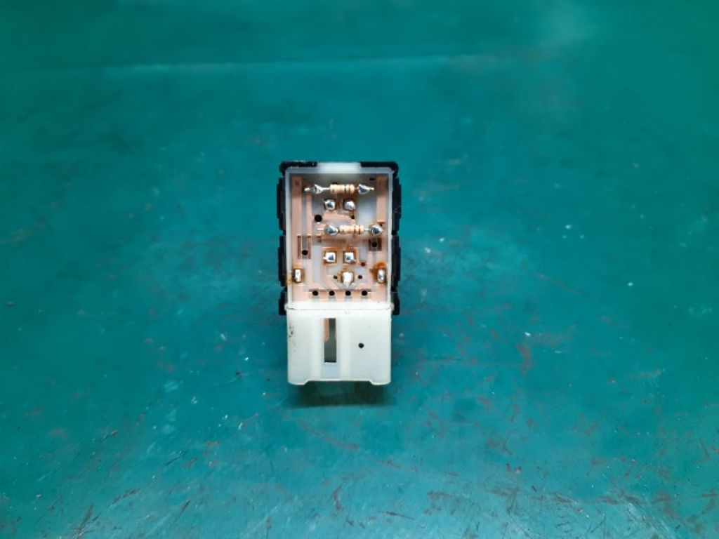 93752-3S100RAS | Кнопка обогрева сидений задн. прав. HYUNDAI SONATA YF 10-14 - Фото 5