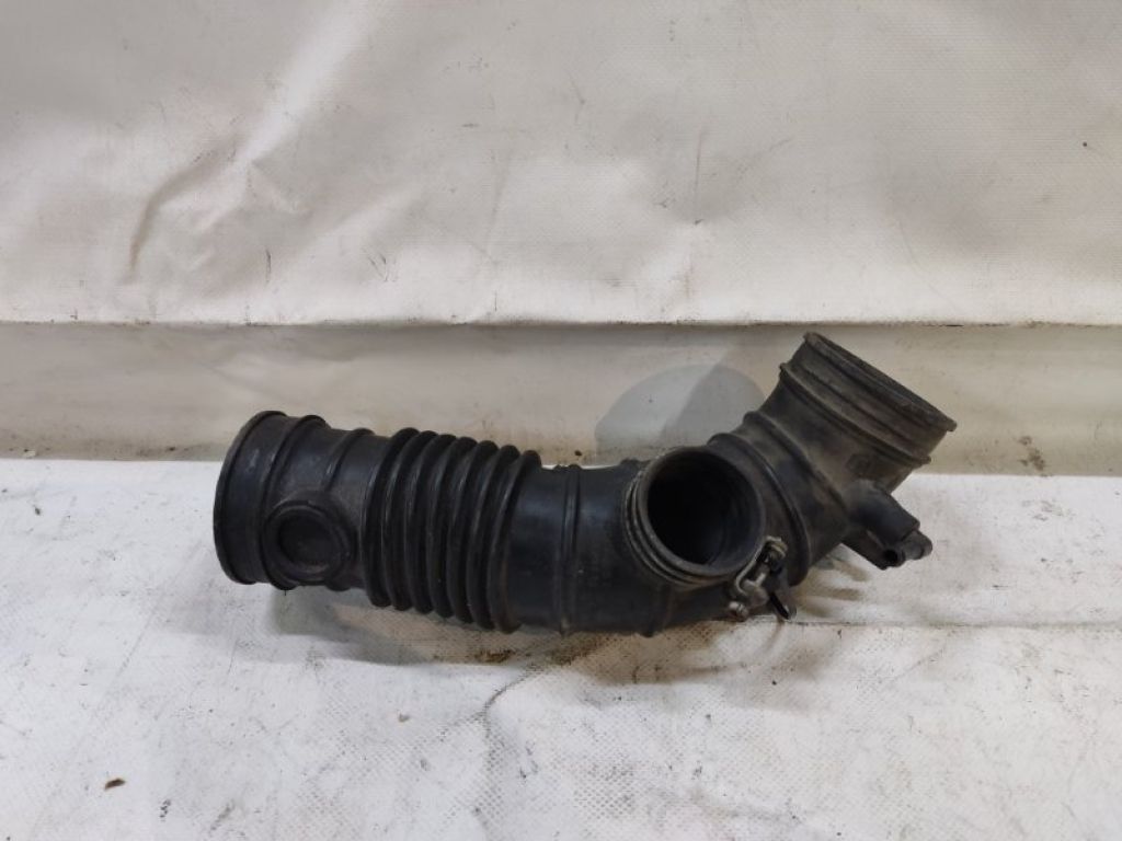 1505A394 | Патрубок воздушного фильтра MITSUBISHI GALANT 03-12 - Фото 2