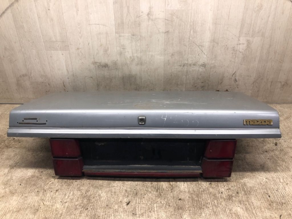 GF70-52-610A | Кришка багажника MAZDA 626 GC 83-87