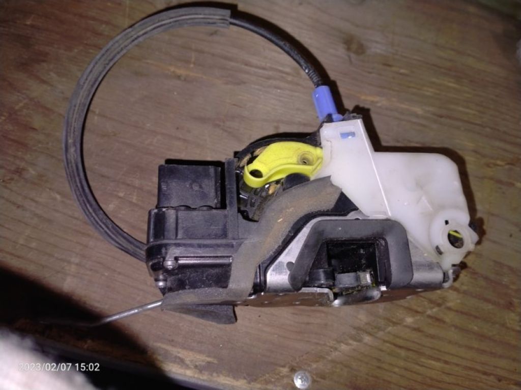 13579497 | Замок двери передн. лев. CHEVROLET VOLT 10-15 - Фото 2