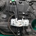 AE8Z-5423208-B | Стеклоподъемник передн. прав. FORD FIESTA 08-17 - Превью 5