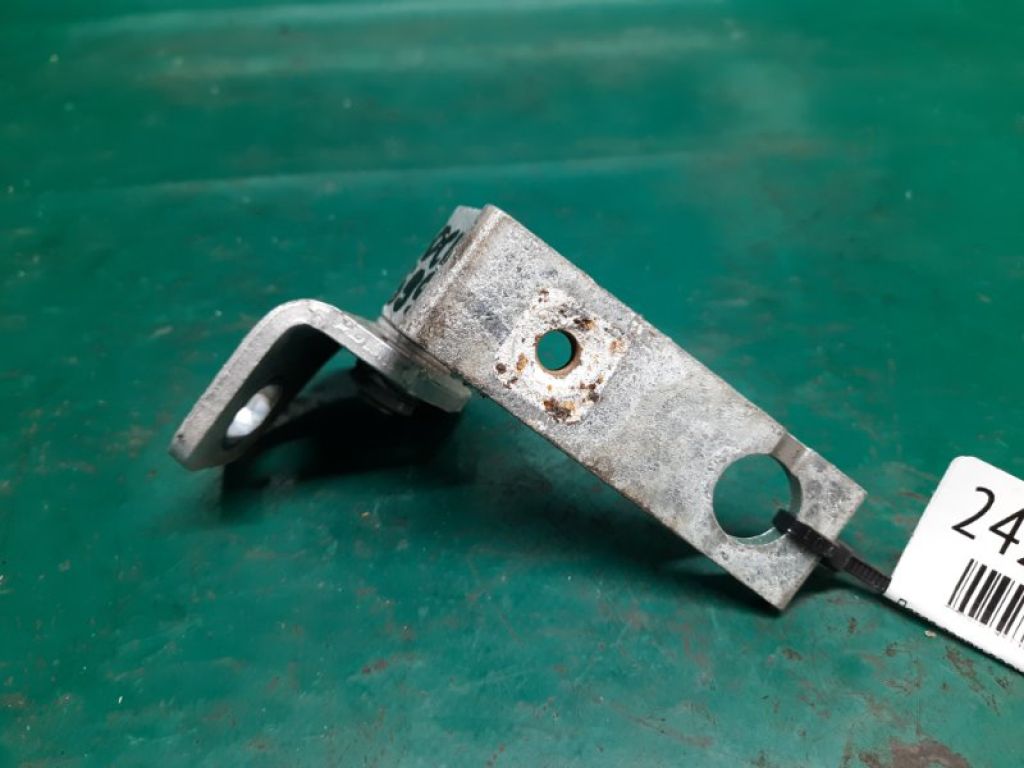 CP9Z-5422800-A | Петля двері верхня задн. прав. FORD FOCUS 10-18