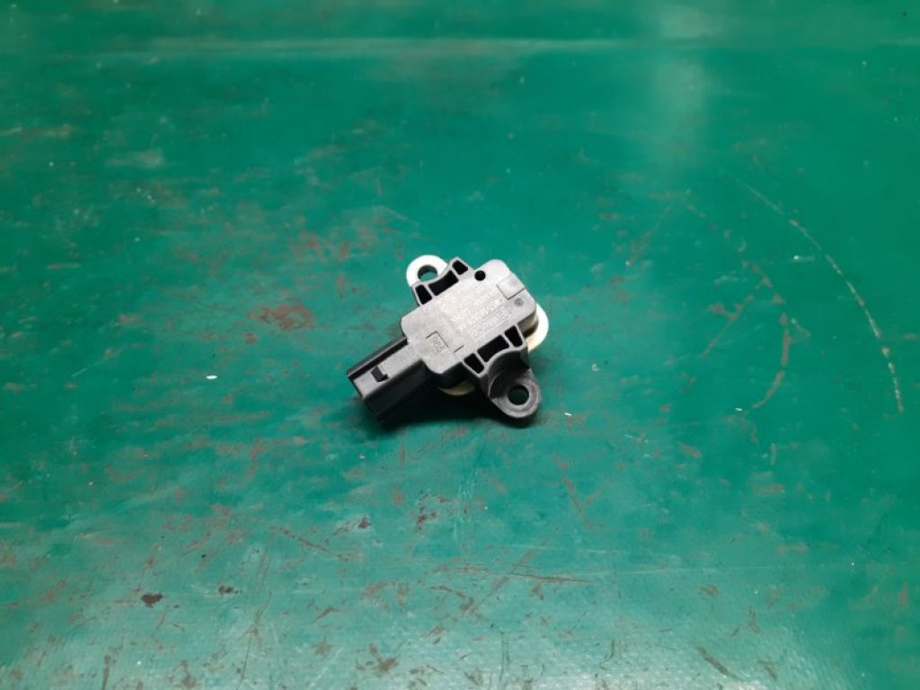 HM5Z-14B345-A | Датчик удару передн. лів. FORD FOCUS 10-18