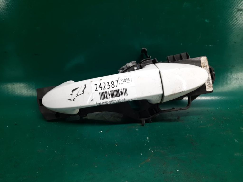 DE8Z-5422404-BA | Ручка двері зовнішня задн. лів. FORD FIESTA 08-17