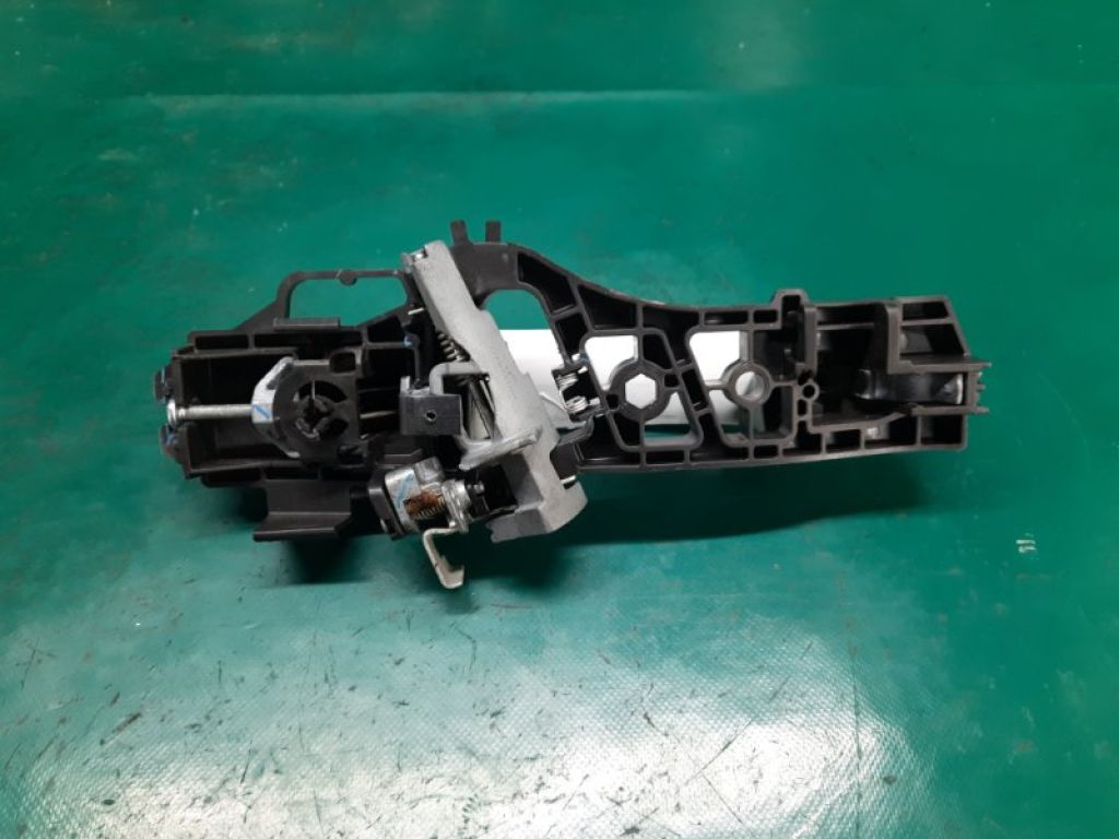 DE8Z-5422404-BA | Ручка двері зовнішня задн. прав. FORD FIESTA 08-17 - Фото 6