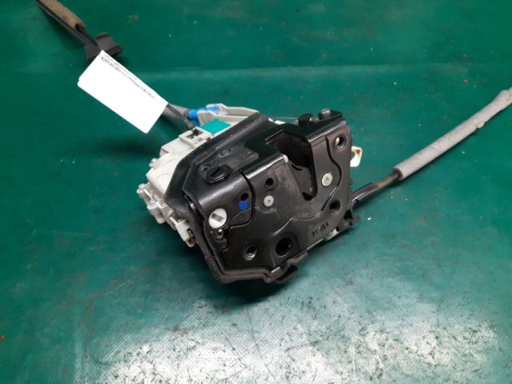 8K0 839 015 D | Замок двери задн. лев. AUDI A3 (8V) 12–17