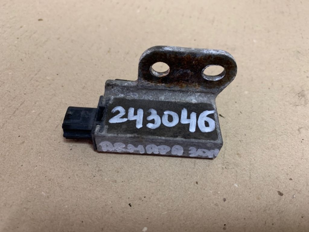 98581-ZT08A | Датчик удара передн. INFINITI QX56 / TITAN / ARMADA 04-16