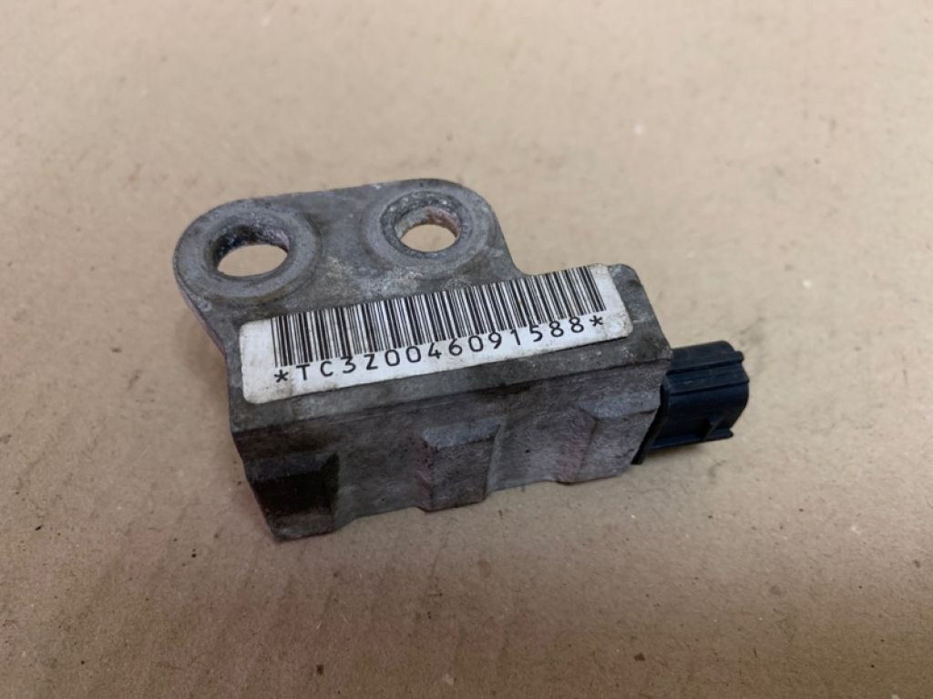 98581-ZT08A | Датчик удара передн. INFINITI QX56 / TITAN / ARMADA 04-16 - Фото 2