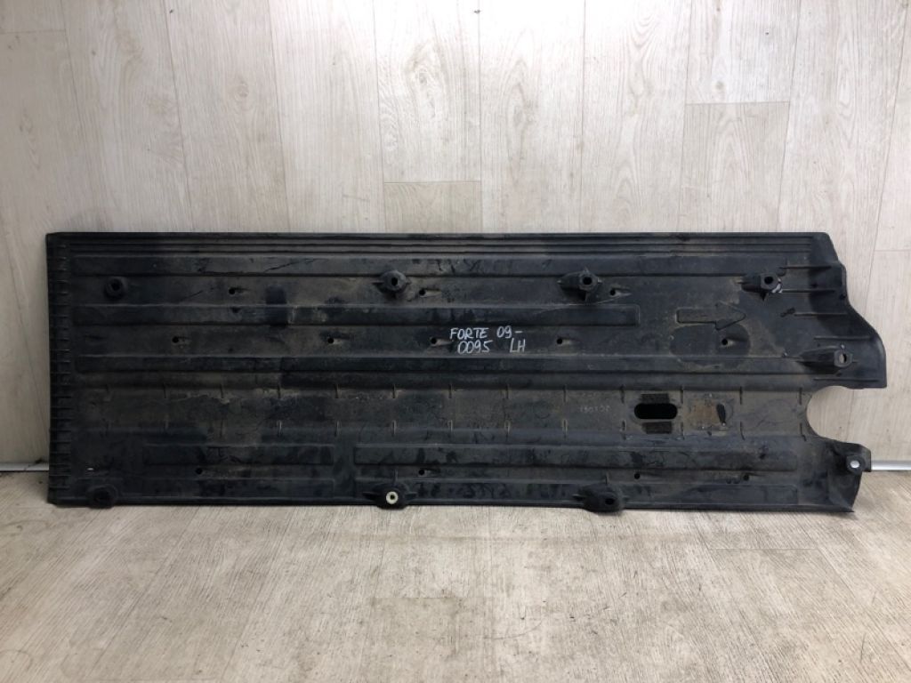 84135-A7000 | Защита днища лев. KIA FORTE/CERATO TD 08-13