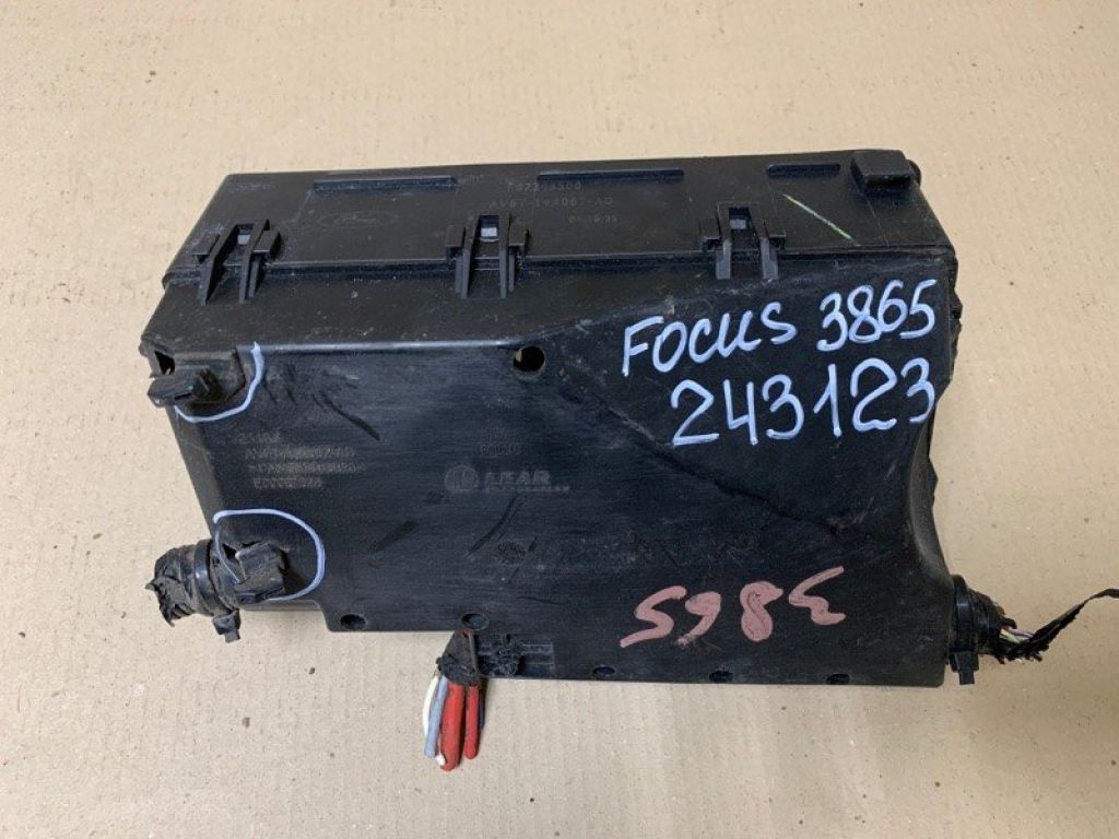 14A068 | Блок предохранителей моторный отсек FORD FOCUS 10-18 - Фото 3