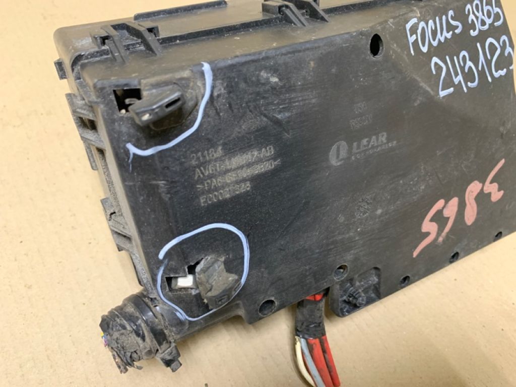 14A068 | Блок предохранителей моторный отсек FORD FOCUS 10-18 - Фото 4