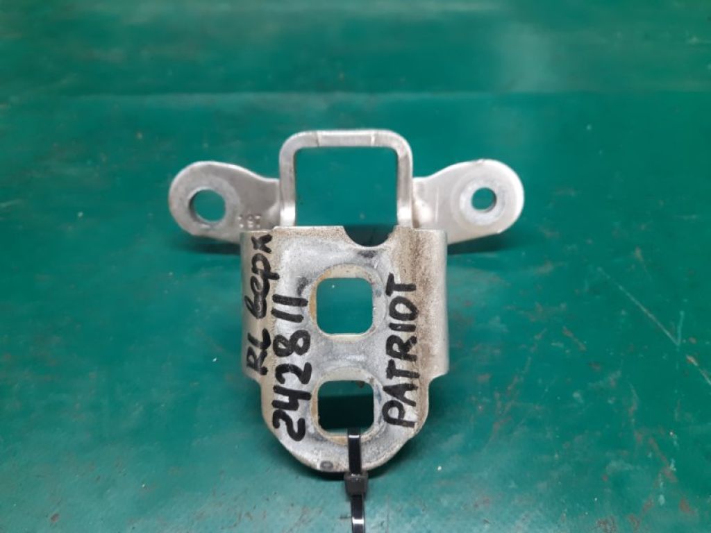 5074257AB | Петля двери верхняя задн. лев. JEEP PATRIOT 10-17 - Фото 3