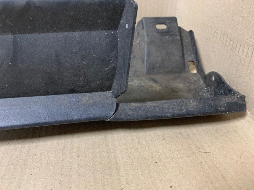 CP9Z-5810176-B | Накладка порогу зовнішня прав. FORD FOCUS 10-18 - Фото 9