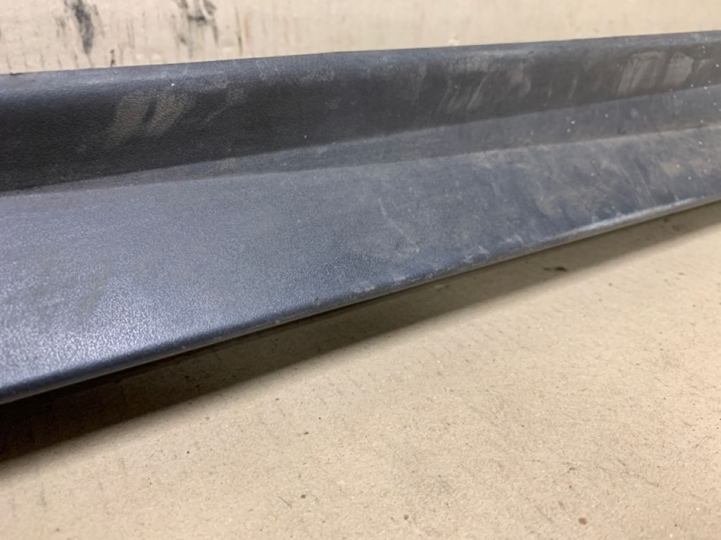 CP9Z-5810176-B | Накладка порогу зовнішня прав. FORD FOCUS 10-18 - Фото 14