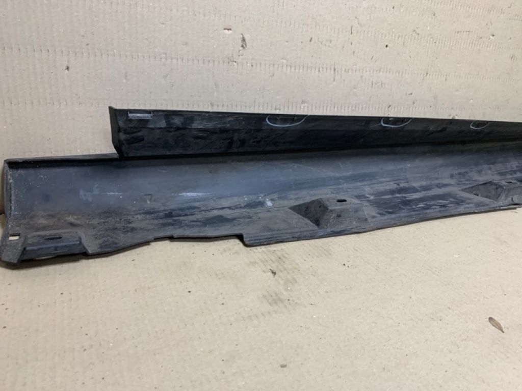 CP9Z-5810176-B | Накладка порогу зовнішня прав. FORD FOCUS 10-18 - Фото 16