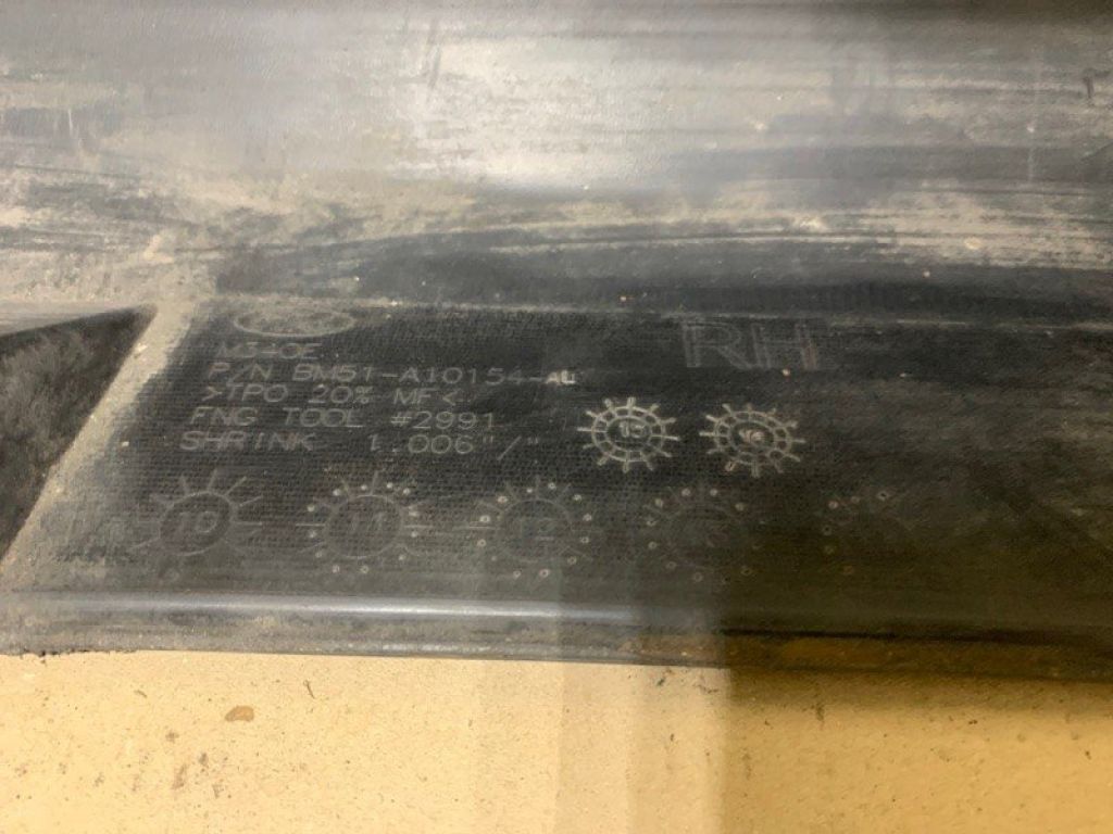 CP9Z-5810176-B | Накладка порогу зовнішня прав. FORD FOCUS 10-18 - Фото 21