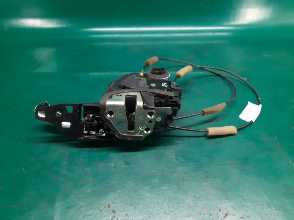 69060-06100 | Замок двері задн. лів. TOYOTA CAMRY 40 06-11