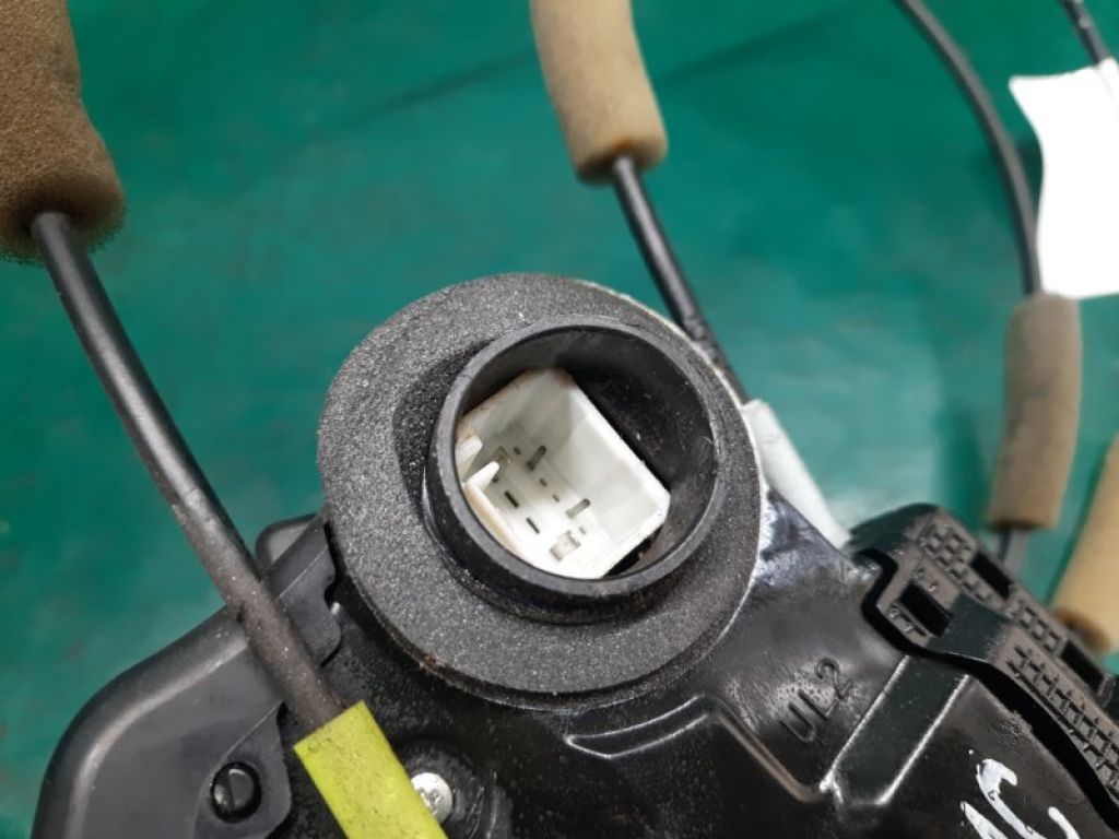 69060-06100 | Замок двері задн. лів. TOYOTA CAMRY 40 06-11 - Фото 5