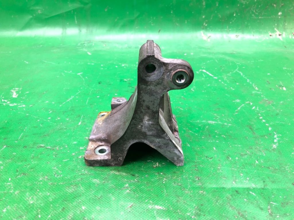 12511-37010 | Кронтейн генератора TOYOTA RAV4 13-19