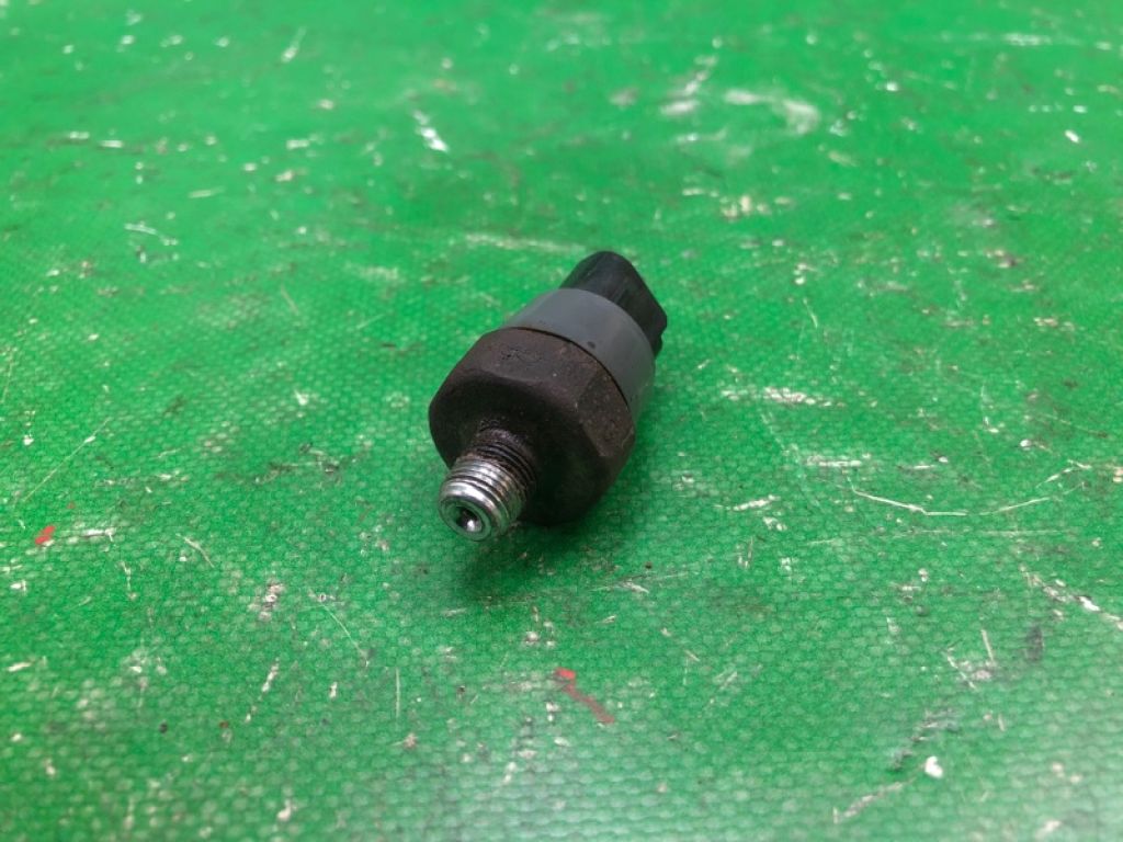 83530-28020 | Датчик давления масла ДВС TOYOTA RAV4 13-19