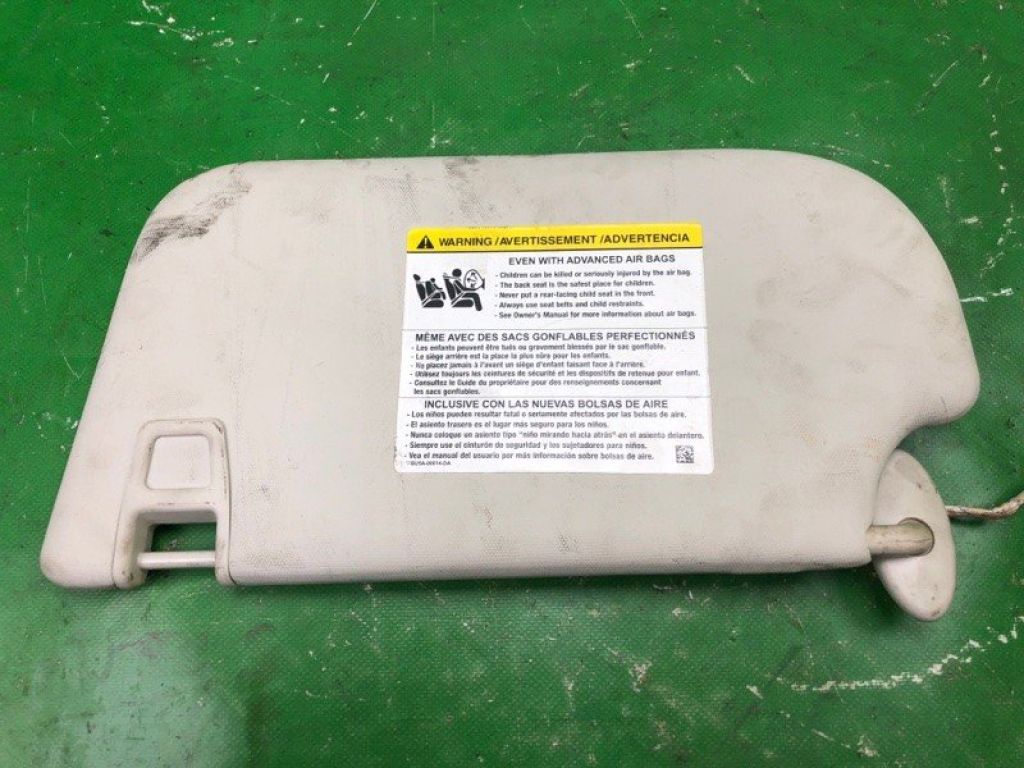 DM5Z-5804104-EC | Козирок сонцезахисний прав. FORD FOCUS 10-18