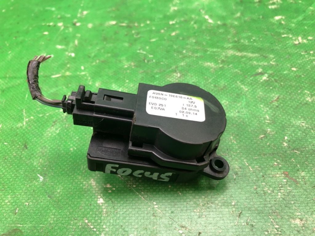 AV6Z-19E616-A | Моторчик заслінки пічки FORD FOCUS 10-18