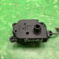 AV6Z-19E616-A | Моторчик заслінки пічки FORD FOCUS 10-18 - Прев'ю 3