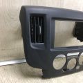 68260-3LM1A | Накладка торпедо под магнитолу NISSAN NV200 USA 13- - Превью 2