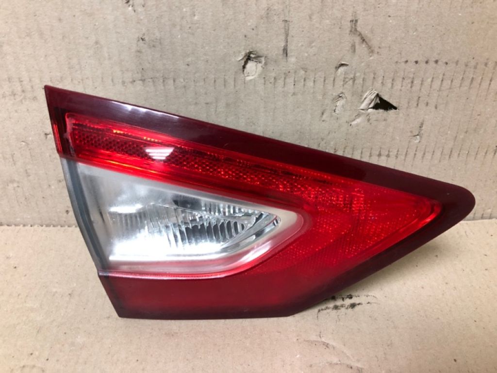 DS7Z-13405-A | Ліхтар внутрішній задн. лів. FORD FUSION 14-