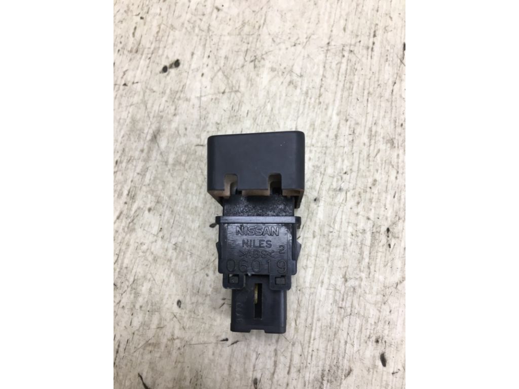 25290-EL80A | Кнопка аварийной сигнализации NISSAN NV200 USA 13- - Фото 4